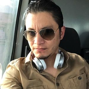 Meet your Posher, Carlos